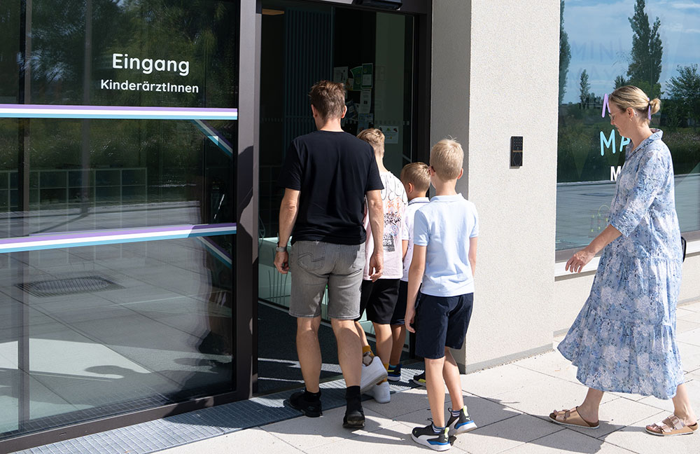 Begleitpersonen Eltern und Erziehungsberechtigte als Begleitpersonen bis zum 14. Geburtstag