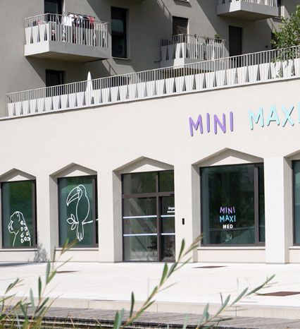 Haupteingang Mini Maxi Med Kontakt Haupteingang