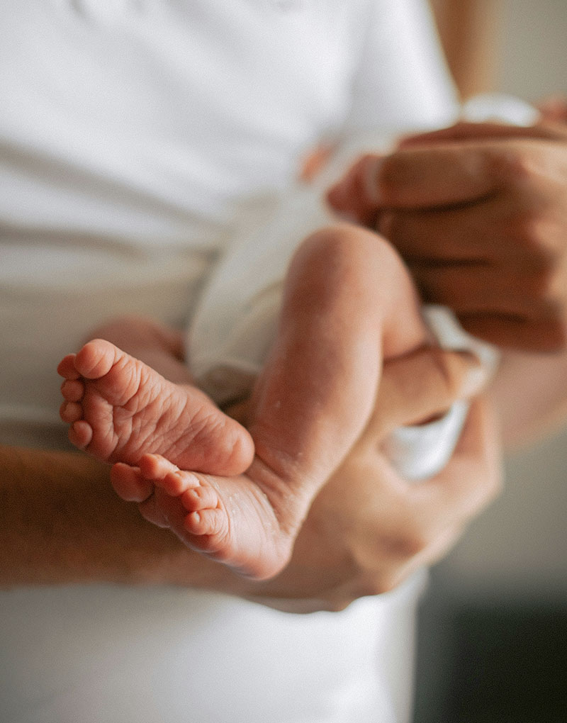 für Säuglinge Neugeborenes Baby bei der Hebamme von Mini Maxi Med