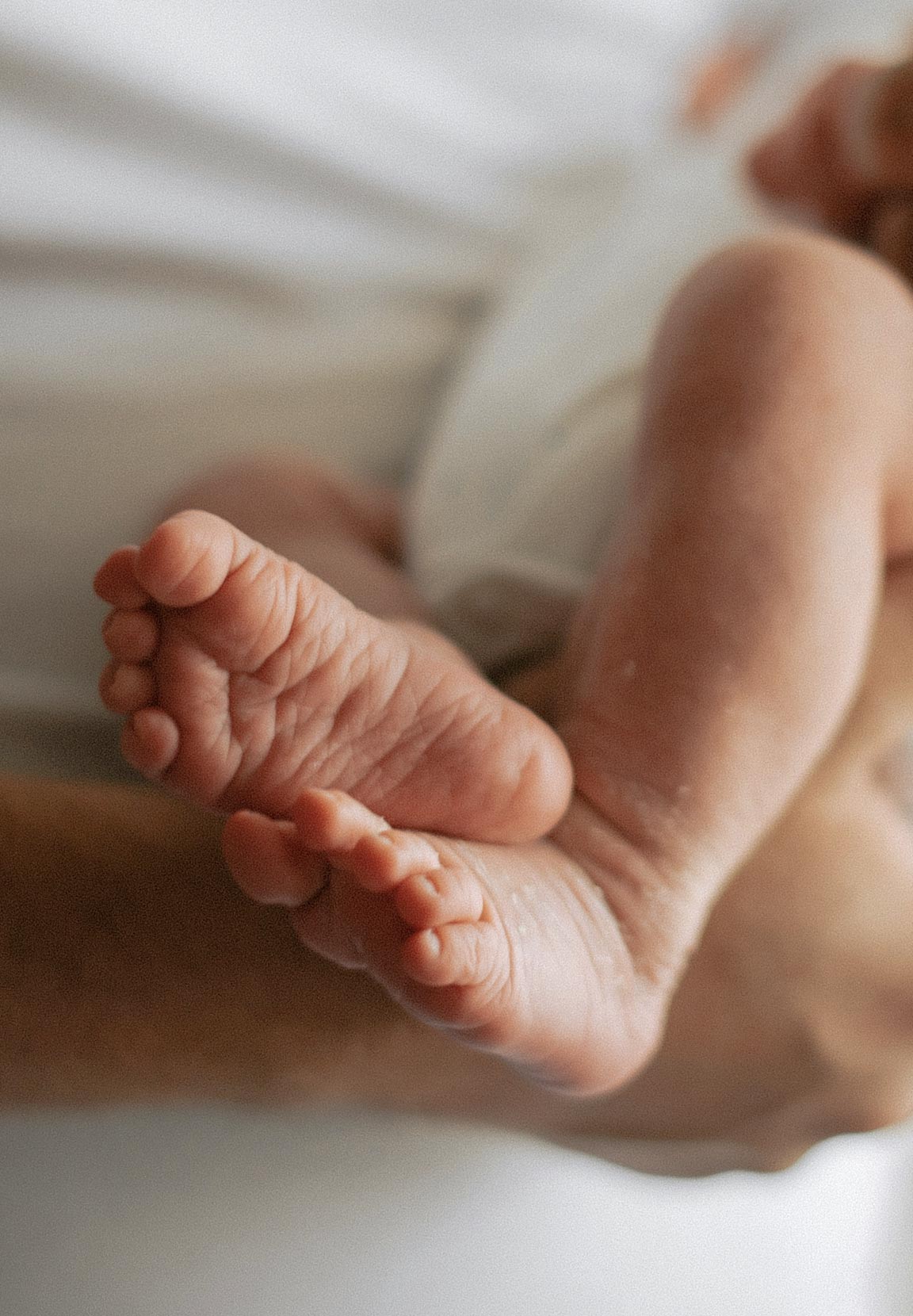 für Säuglinge Neugeborenes Baby bei der Hebamme von Mini Maxi Med